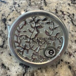 Bath & Body Works: Silver Vine Car Air Freshener Scentportable Vent Clip